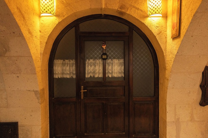 Room 26 of 98
