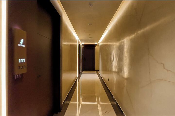 Hotel Interior 8 of 101