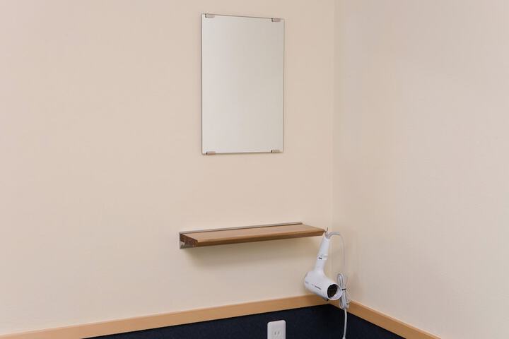 Room 16 of 32
