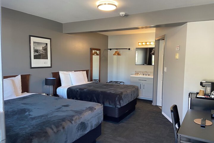 Room 13 of 37