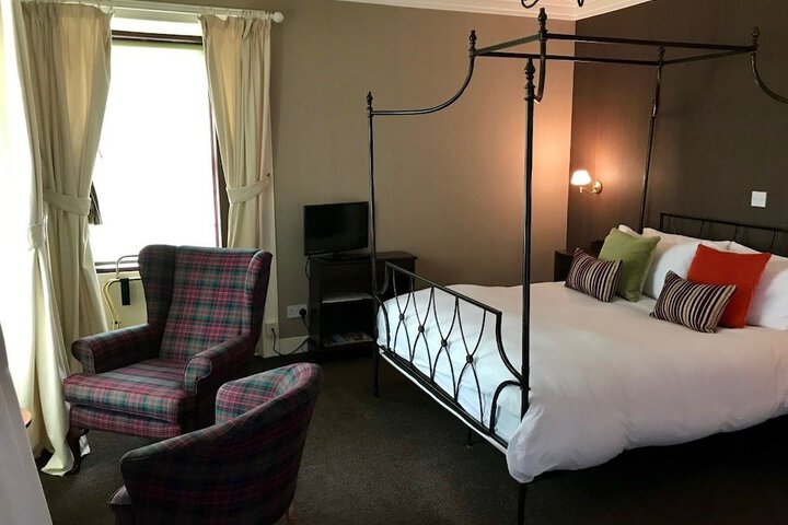 Room 8 of 25