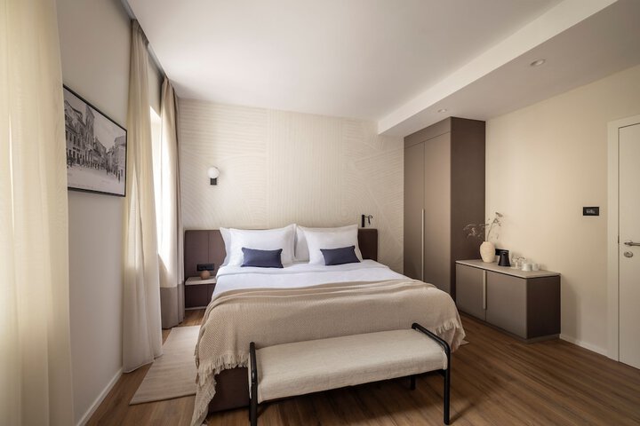 Room 25 of 72