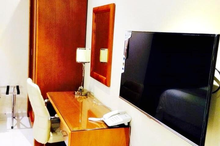 Room 2 of 6