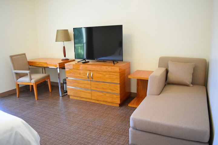 Room 32 of 77