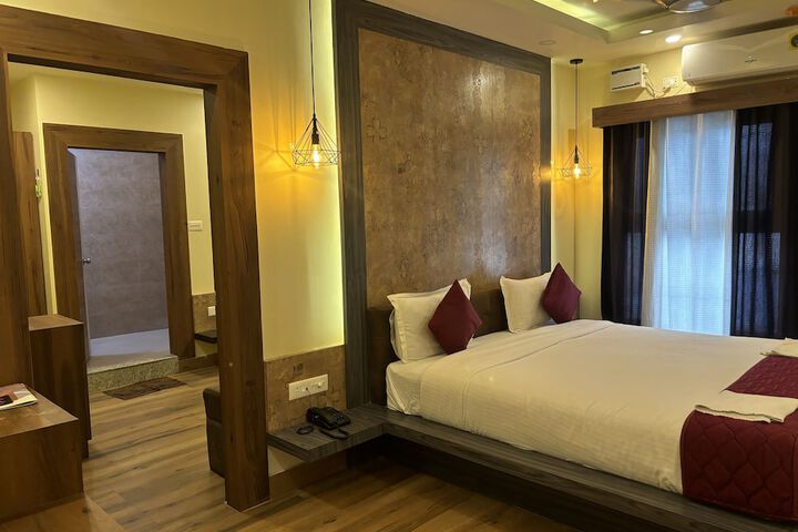 Room 17 of 28