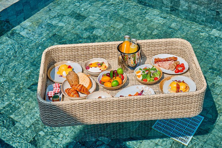 Breakfast/Coffee Service 80 of 98