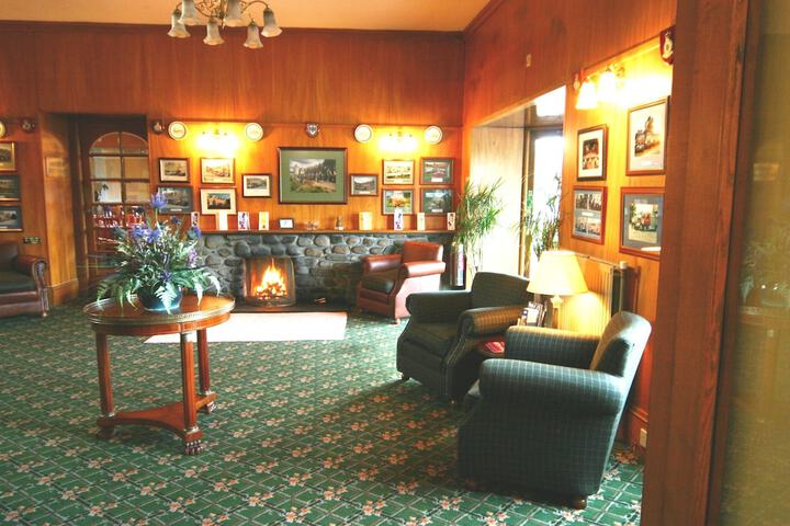 Entrance & Lobby