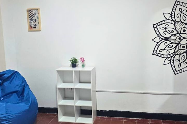 Room 5 of 25