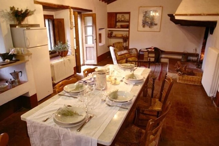Room 43 of 170