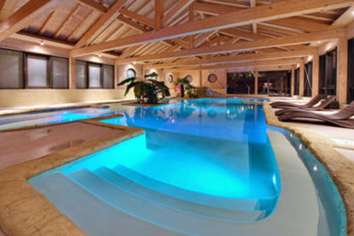 Pool 43 of 74