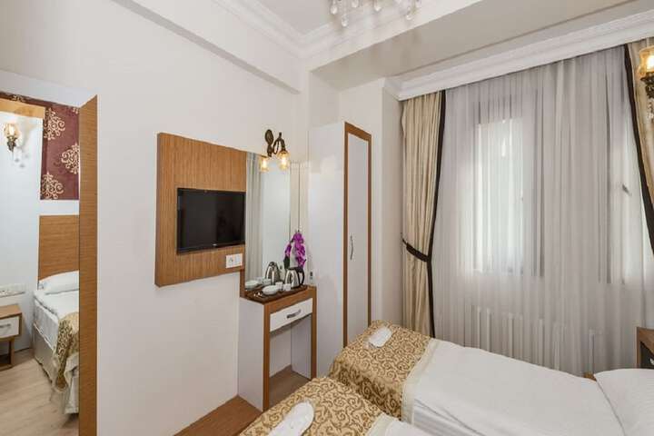 Room 48 of 70