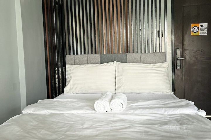 Room 21 of 37