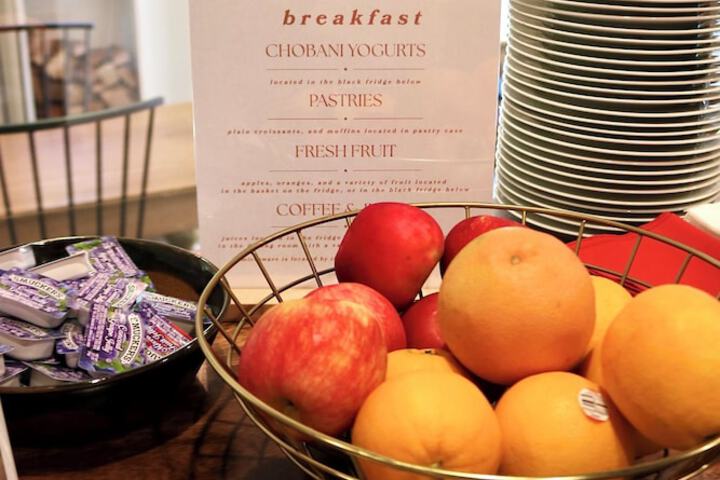 Breakfast/Coffee Service 151 of 201