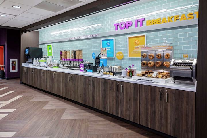 Breakfast/Coffee Service 15 of 18