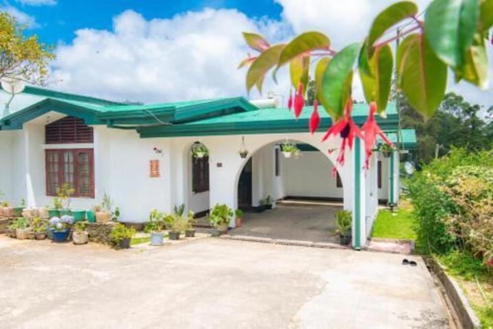 Anaya Villa