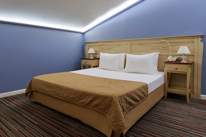 Room 14 of 48
