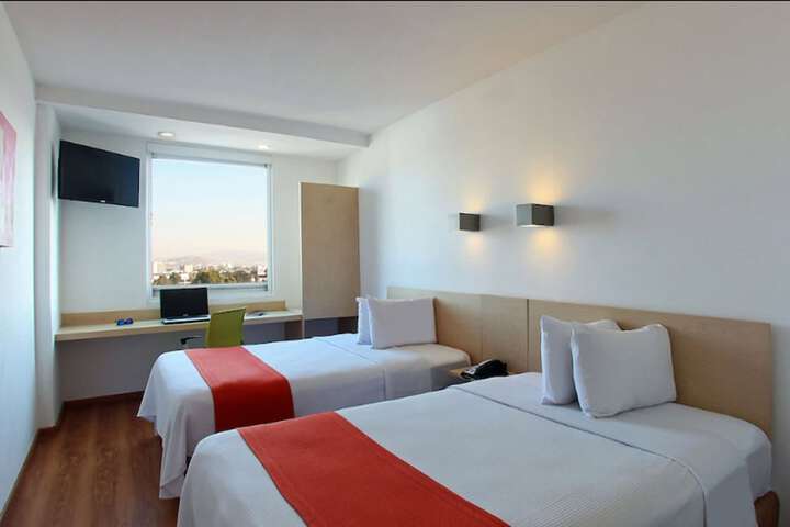 Room 8 of 42