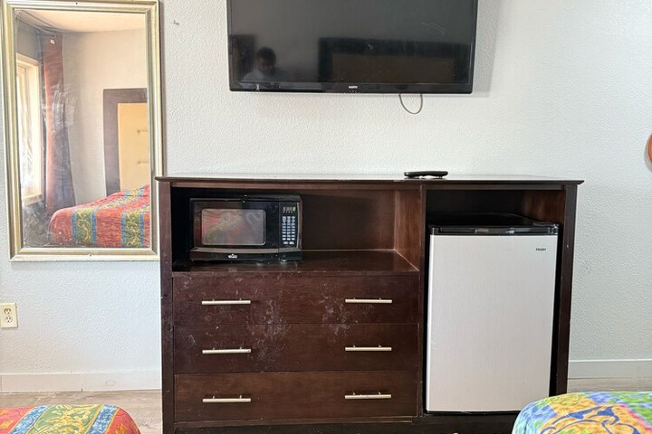 Room 6 of 22