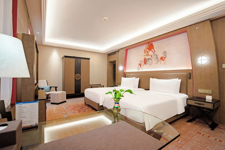 Room 6 of 48