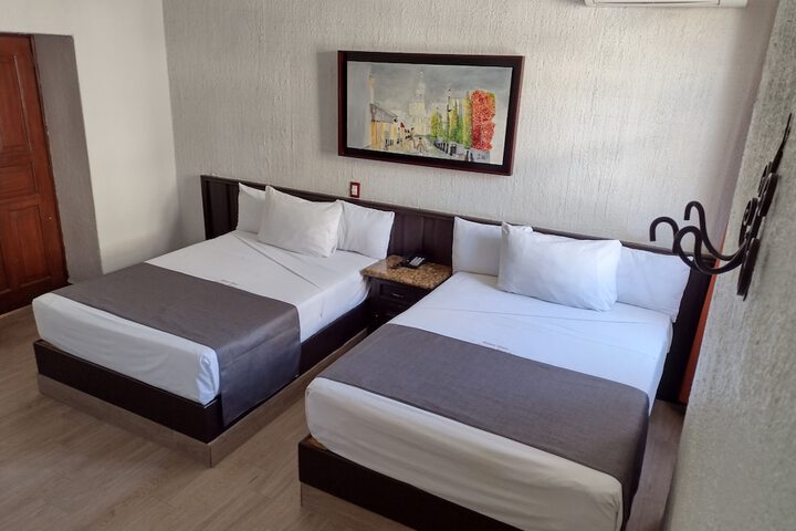 Room 9 of 76