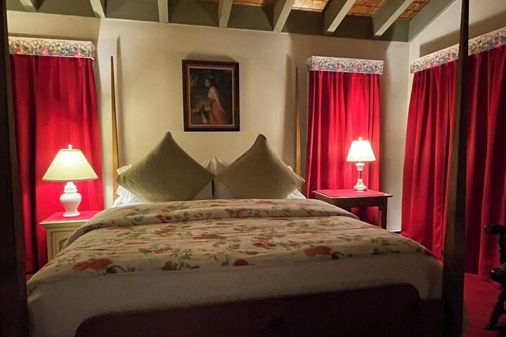 Room 96 of 148