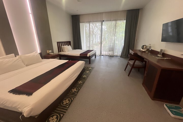 Room 34 of 105