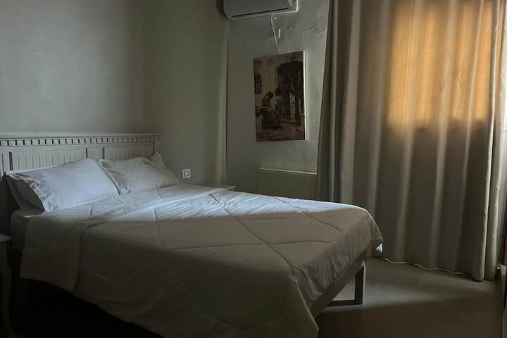 Room 2 of 31