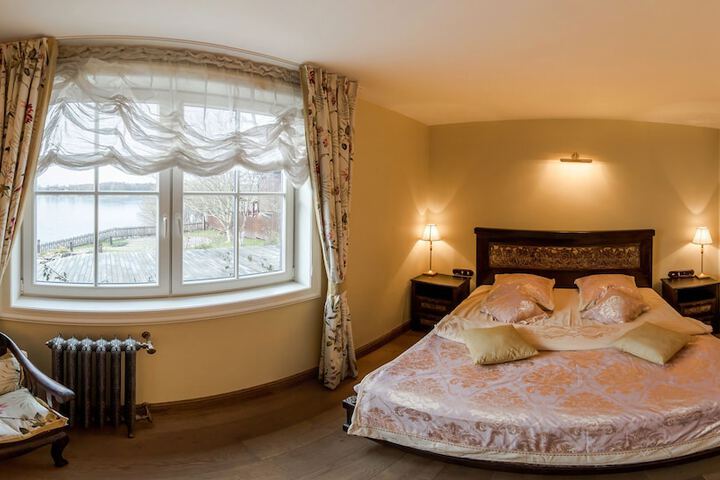 Room 14 of 54