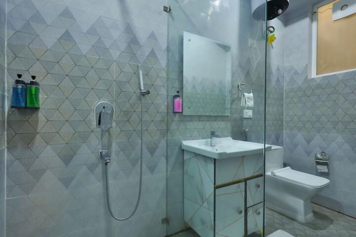 Room 13 of 21