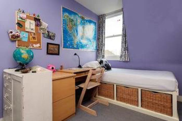 Room 9 of 18