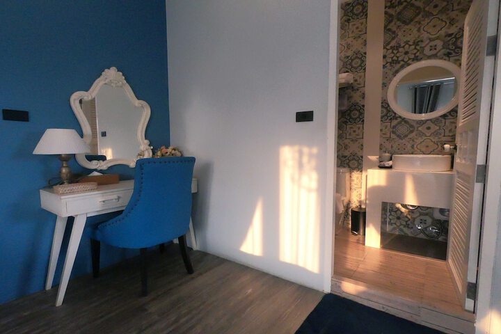 Room 25 of 34