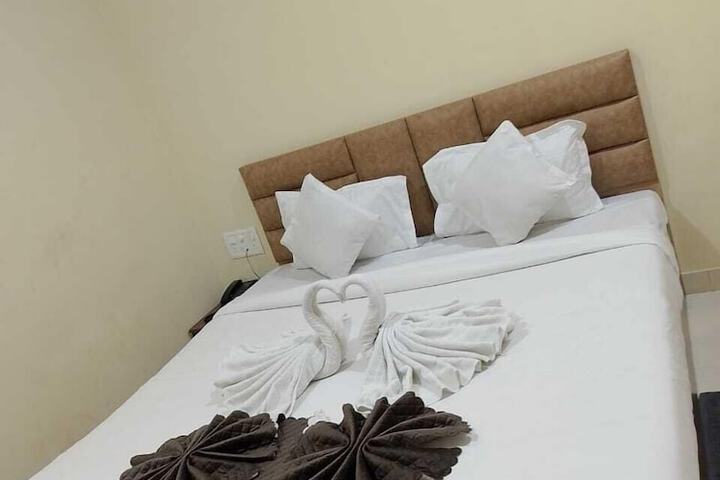 Room 10 of 37