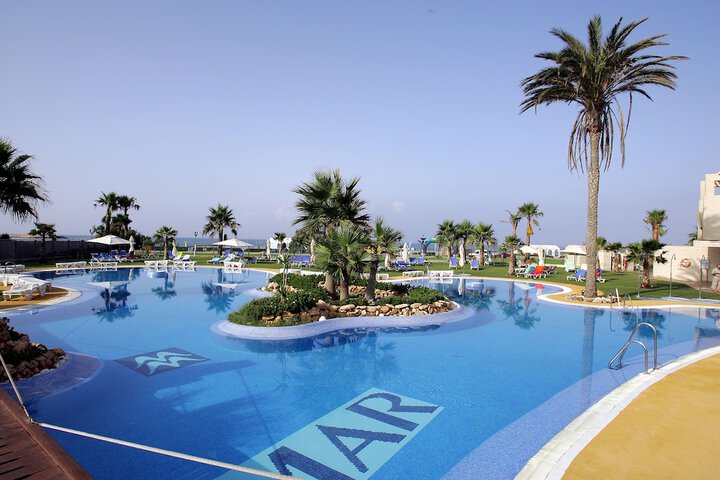 Hotel Pool