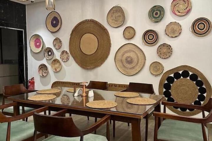 Dining 58 of 80