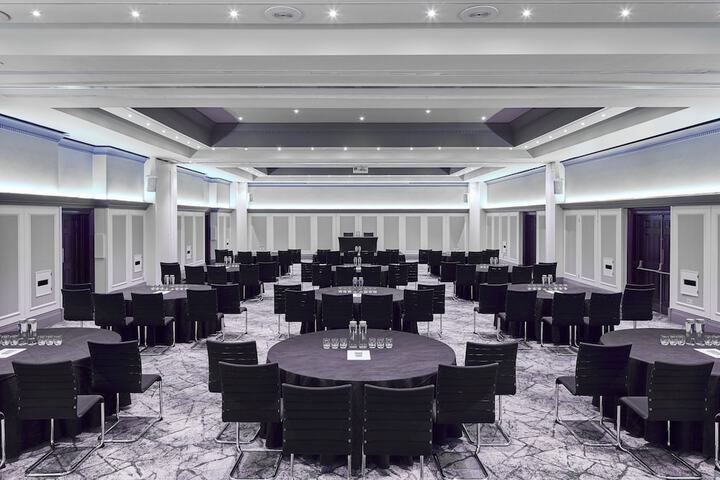 Lounge 62 of 101