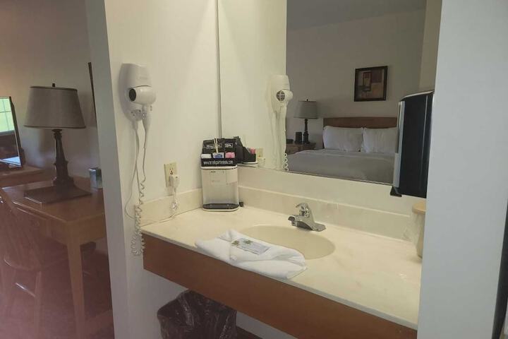 2 Double Beds (3 of 10)