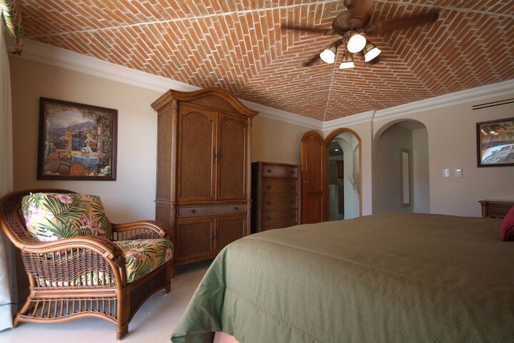 Room 5 of 31