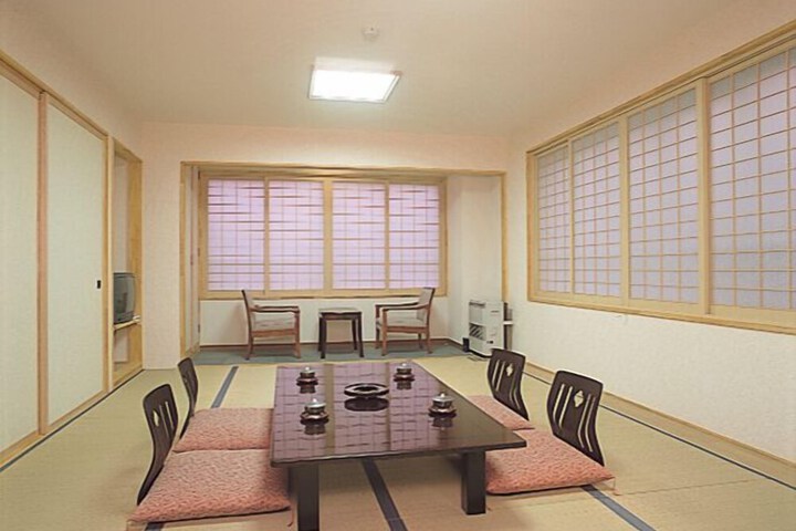 Room 28 of 67