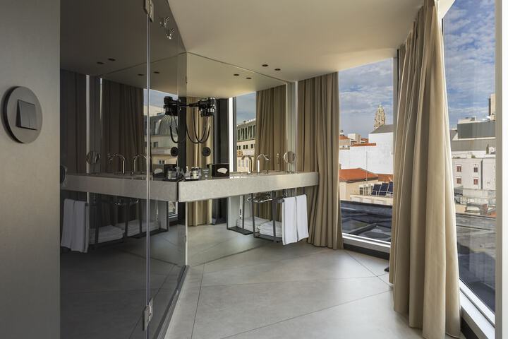 Room 30 of 51