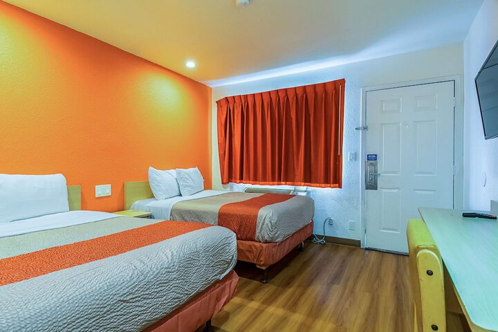 Room 15 of 30