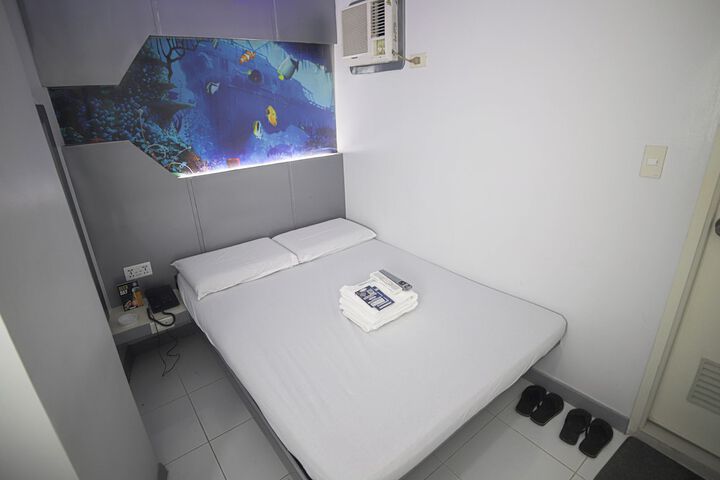 Room 16 of 53