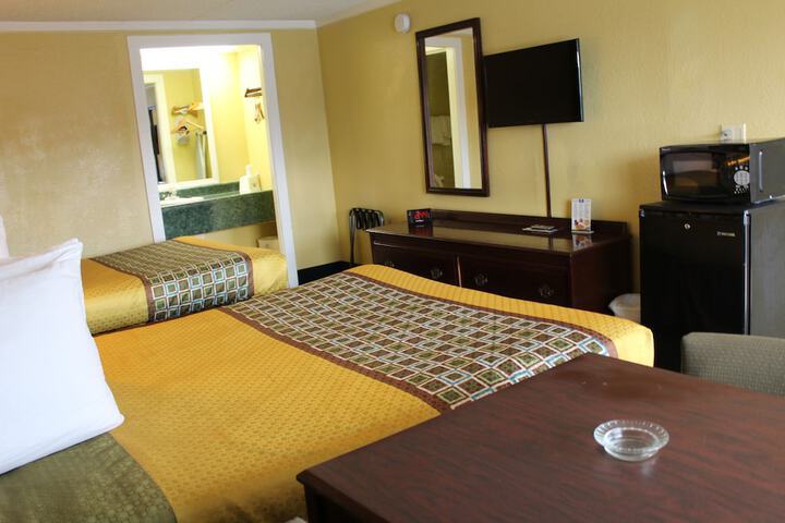 2 Queen Beds (14 of 14)