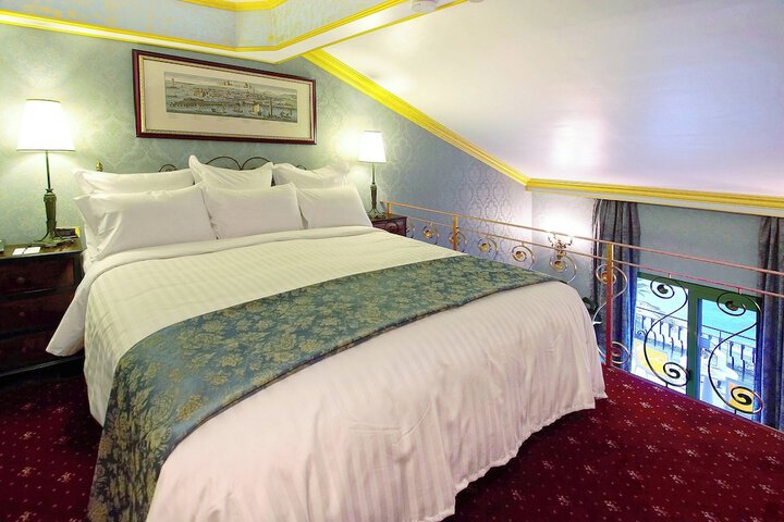 Room 27 of 71