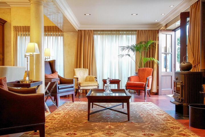 Hotel Lobby