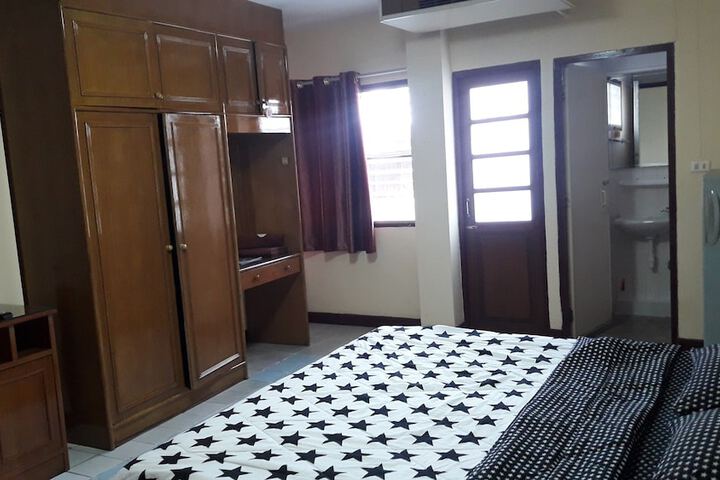 Room 15 of 33