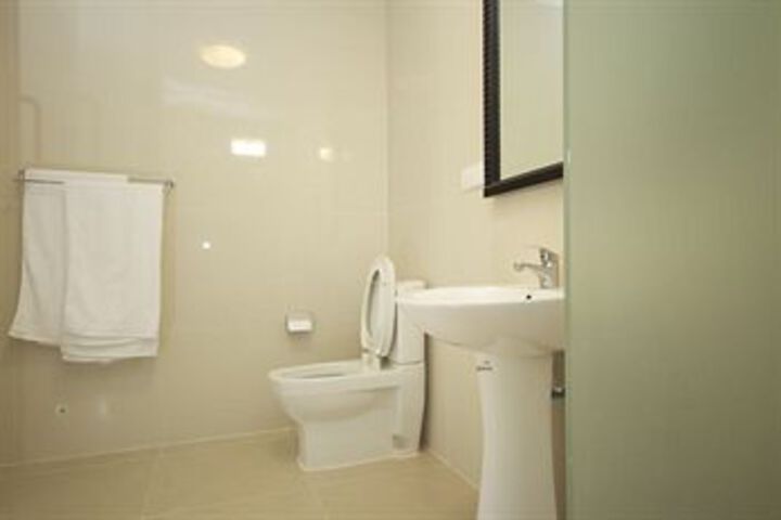 Room 4 of 26