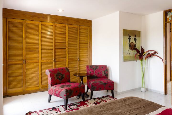 Room 3 of 37