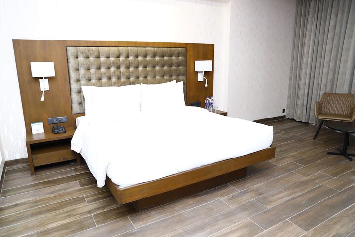 Room 25 of 118