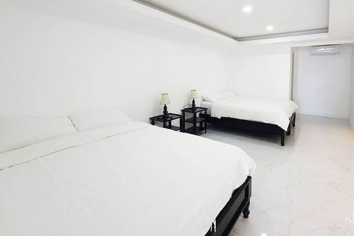 Room 15 of 117