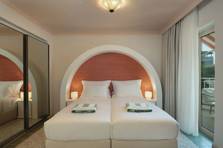 Room 12 of 41